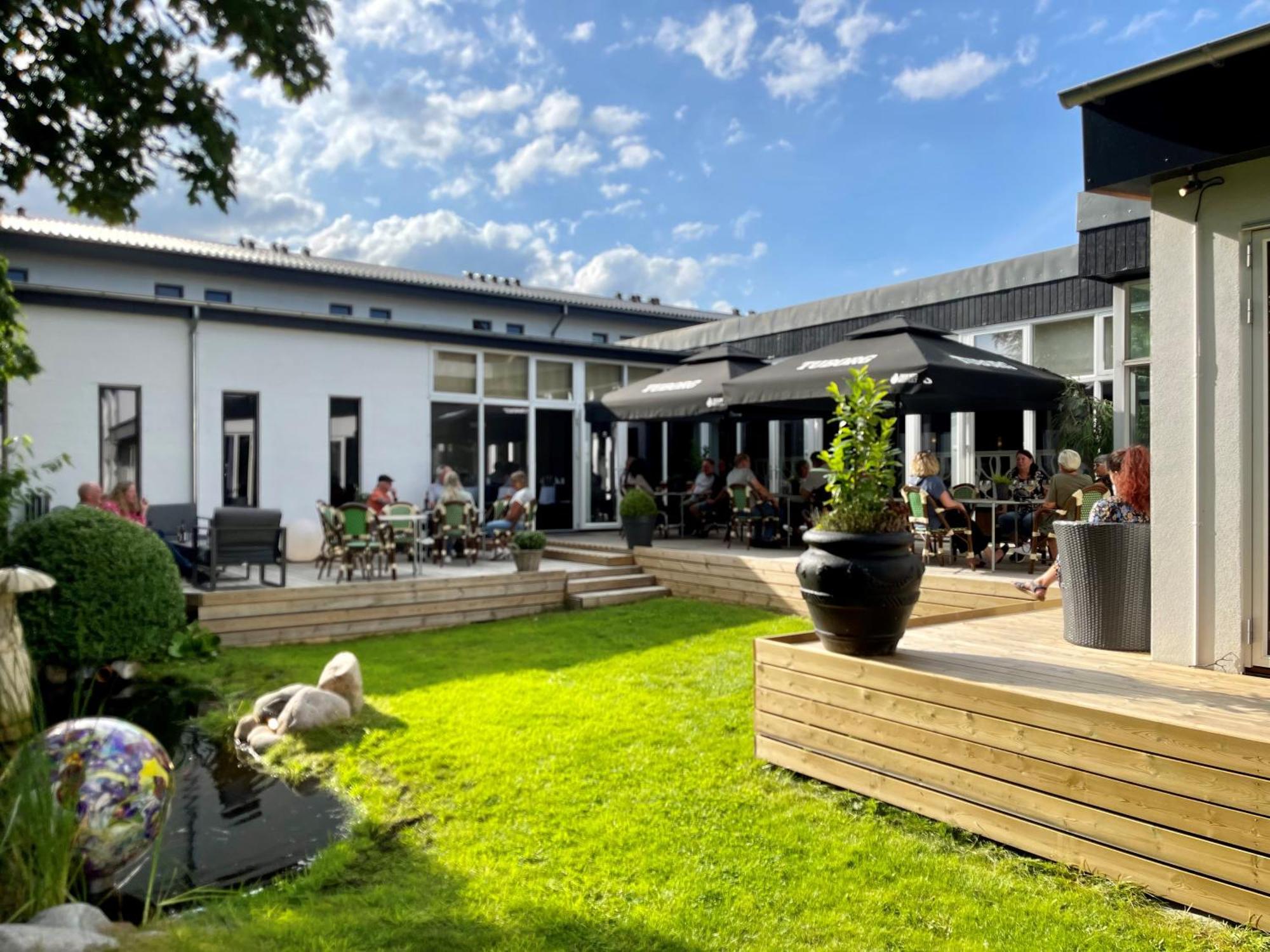Dolphin Hotel Herning Buitenkant foto
